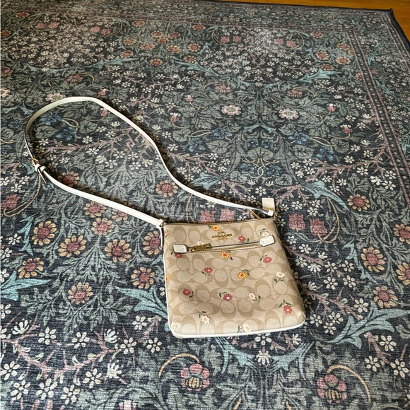 Mini Rowan file bag in canvas  ditsy print floral. Never used. - Picture 5 of 5